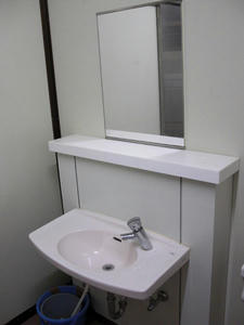 カマキリ公園トイレ