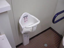 カマキリ公園トイレ