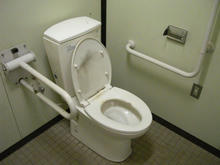 さいかち公園多目的トイレ