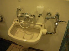 サンドラッグ東久留米幸町店 外トイレ