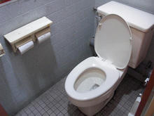 ドンキホーテ五日市街道小金井公園店 外トイレ