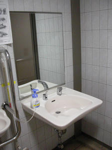 東久留米市役所1階　市民ひろば多目的トイレ