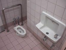 イトーヨーカドー東久留米店　3階北多目的トイレ