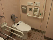 サミットストア千歳台店　多目的トイレ