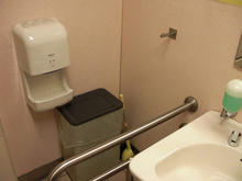 サミットストア千歳台店　多目的トイレ