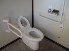 野川橋緑地多目的トイレ