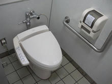 サミットストア祖師谷店 地下1階トイレ