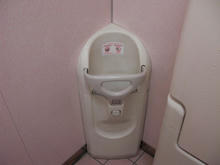 サミットストア祖師谷店 地下1階多目的トイレ