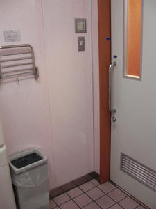 サミットストア祖師谷店 地下1階多目的トイレ