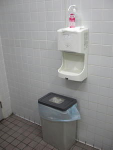 ライフ千歳烏山店　2階トイレ