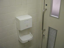 ライフ千歳烏山店　2階多目的トイレ