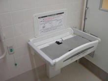 いなげや府中浅間町店　2階多目的トイレ