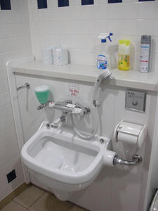 ケーズデンキ立川本店 1階多目的トイレ