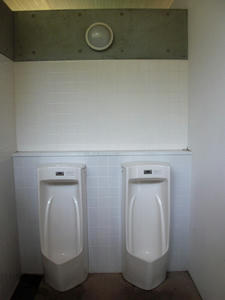 神代植物園分園 グリーンギャラリートイレ(NEW)