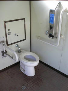 下の川緑地せせらぎ遊歩道公園 展望広場トイレ