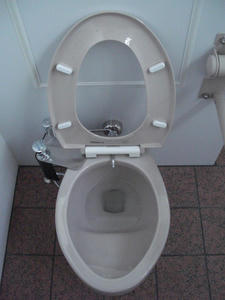 済美公園 多目的トイレ