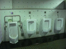 ウエストプロムナード　滝の広場トイレ