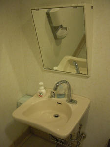 ユニクロ世田谷千歳台店　多目的トイレ