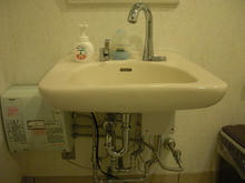 ユニクロ世田谷千歳台店　多目的トイレ