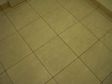 ユニクロ世田谷千歳台店　多目的トイレ