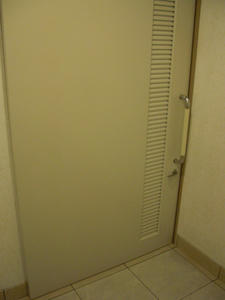 ユニクロ世田谷千歳台店　多目的トイレ