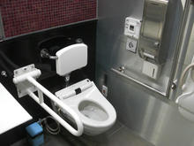 フレンテ明大前　2階多目的トイレ