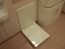 コルモピア深大寺店 多目的トイレ