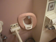 サミットストア中野南台店 1階多目的トイレ