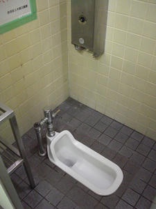 渋谷区役所前公衆トイレ