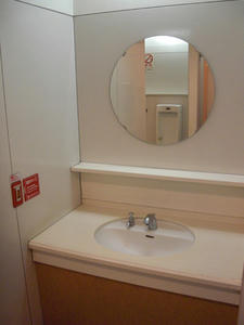 用賀駅　駅前地下トイレ