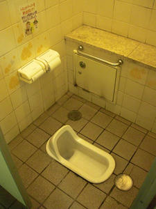 わかぐさ公園 中央トイレ