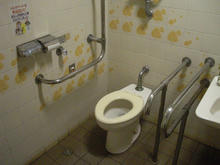 わかぐさ公園 中央多目的トイレ