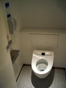 新宿マルイ本館　地下1階トイレ