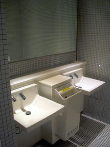 新宿マルイ本館　地下1階トイレ