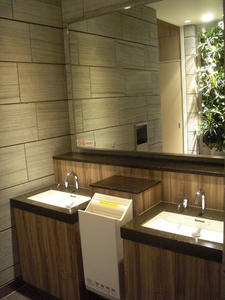 新宿マルイ本館　8階トイレ