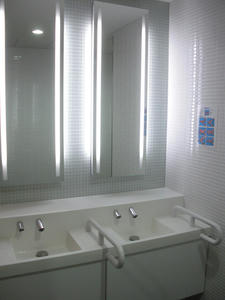 新宿エルタワー　1階トイレ