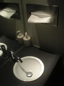 ボーコンセプト新宿店　3階トイレ