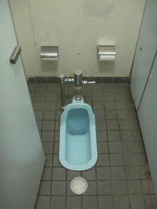 多摩川駅前公衆トイレ