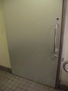 多摩川駅前公衆　多目的トイレ