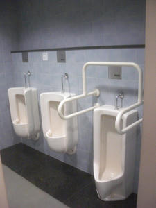 志免町役場　1階トイレ