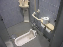 志免町役場　1階トイレ