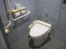 志免町役場　1階トイレ