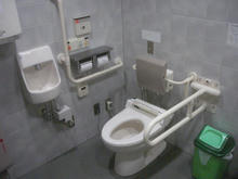 志免町役場　1階多目的トイレ