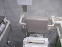 志免町役場　1階多目的トイレ