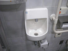 志免町役場　1階多目的トイレ