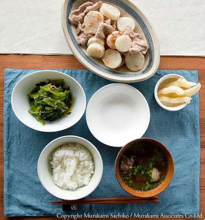 長芋と豚肉の梅肉和え 小松菜のアンチョビソース和え 牛すじのスープ Section Rの賄いご飯