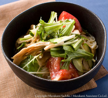 長芋とトマトのサラダ彩麺 Section R の賄いご飯