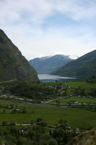 05-26a.jpg