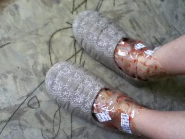 ルームシューズで固定