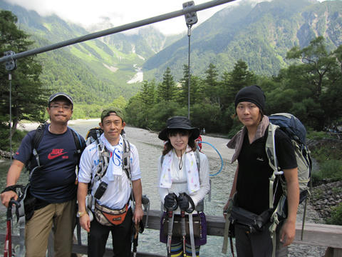 f041f076.jpg